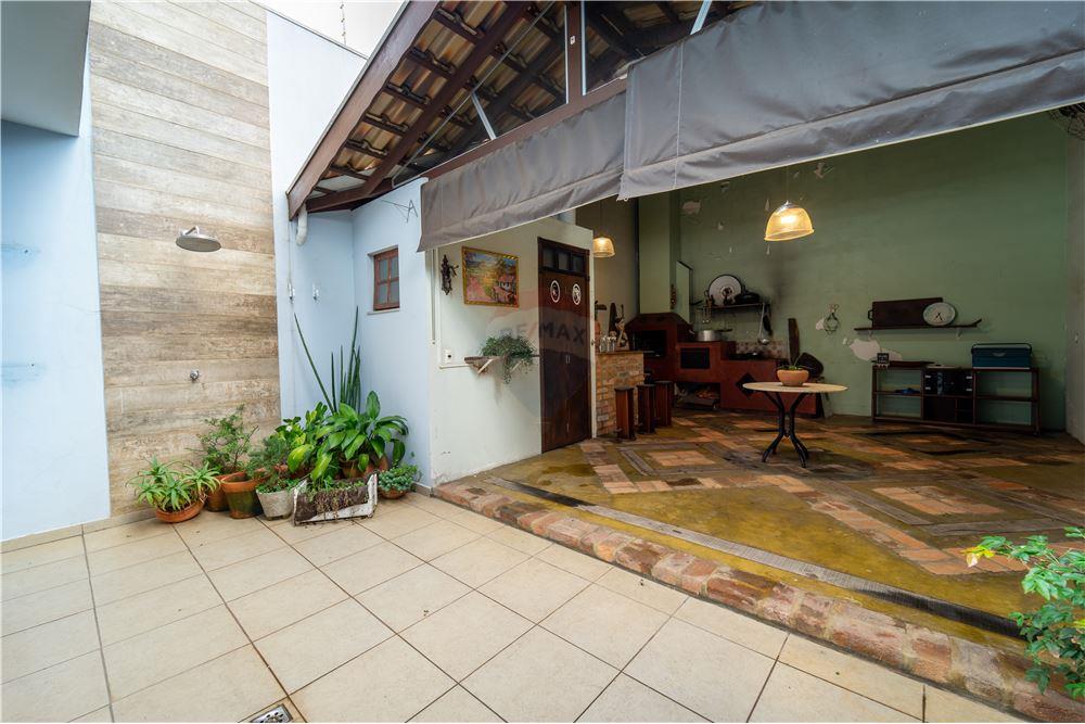 Imagem Casa com 2 Quartos à Venda, 171 m²em Vila Municipal - Jundiaí