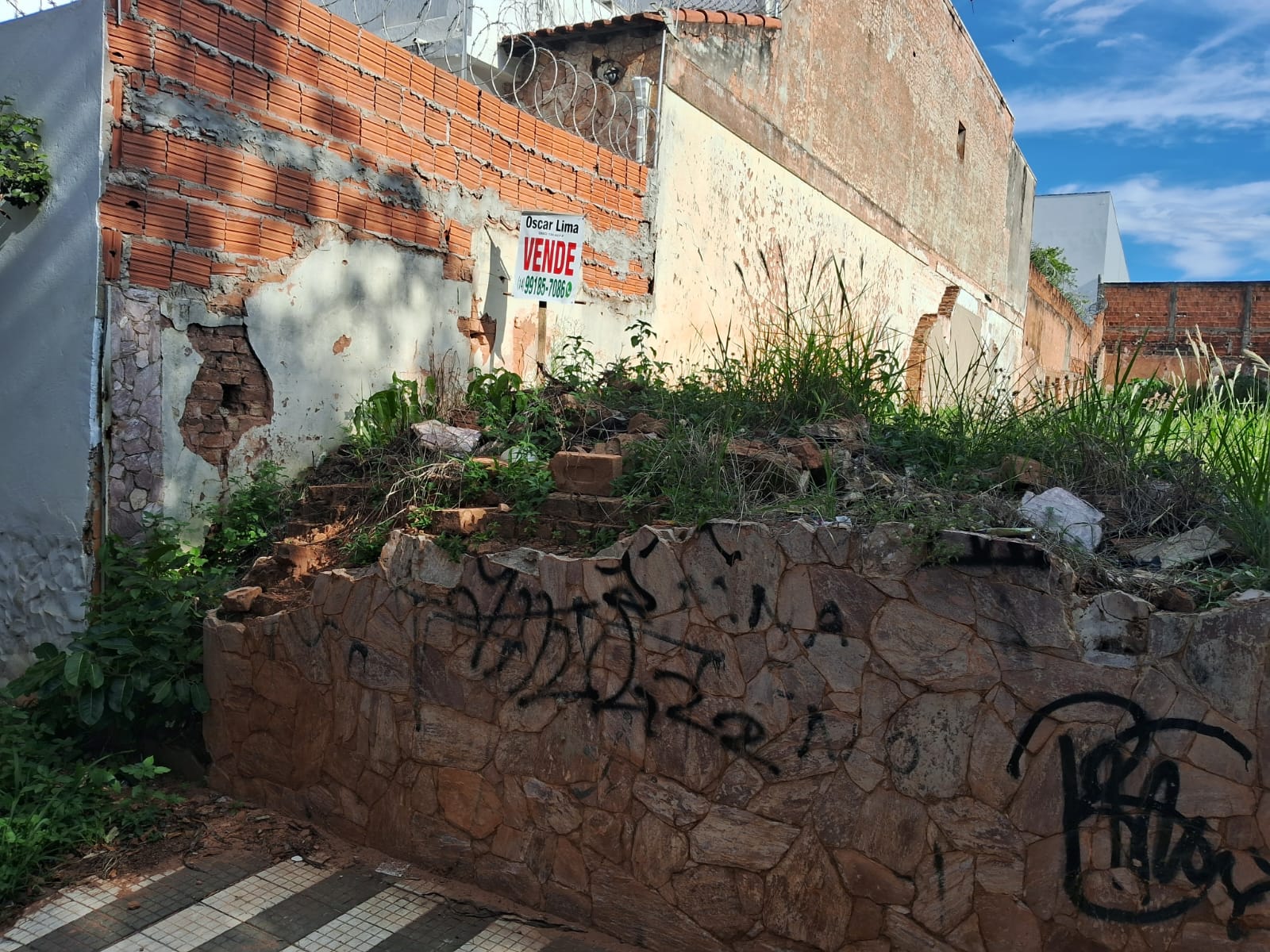 Foto do imóvel: Terreno à Venda, 484 metro em Centro - Bauru