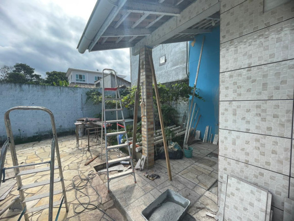 Imagem Casa com 5 Quartos à Venda,  em Mariluz - Itapoá