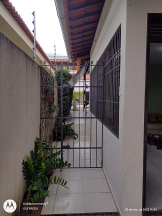 Imagem Casa com 3 Quartos à Venda, 330 m² em Lagoa Nova - Natal