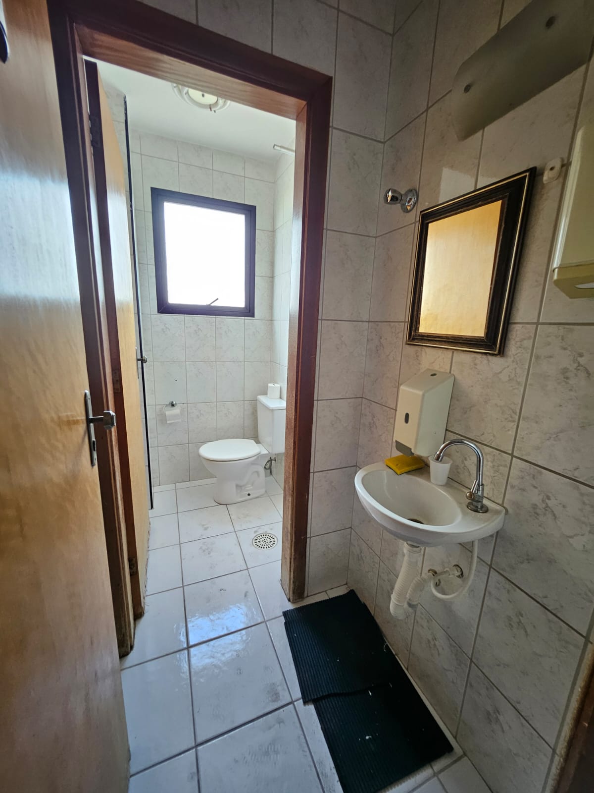 Foto do imóvel: Sala Comercial à Venda, 80 m² em  - 