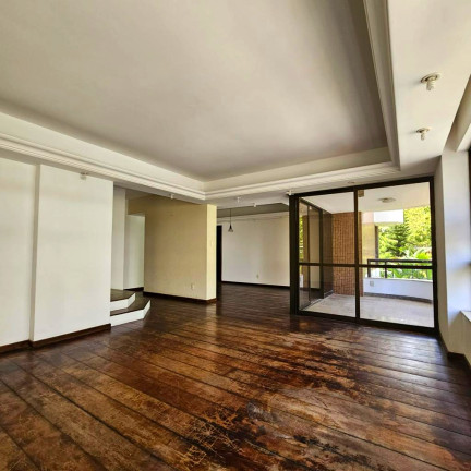Imagem Apartamento com 3 Quartos à Venda, 165 m²em Jardim Apipema - Salvador