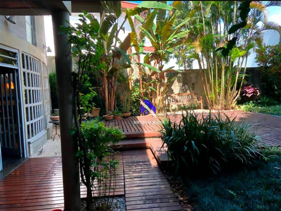 Casa com 3 Quartos à Venda, 300 m² em Alto De Pinheiros - São Paulo