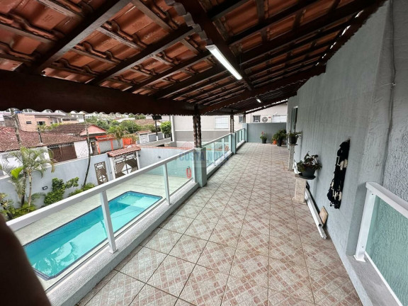 Imagem Casa com 4 Quartos à Venda, 245 m²
