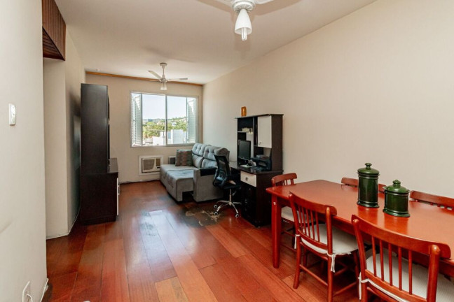 Imagem Apartamento com 2 Quartos à Venda, 72 m² em Medianeira - Porto Alegre
