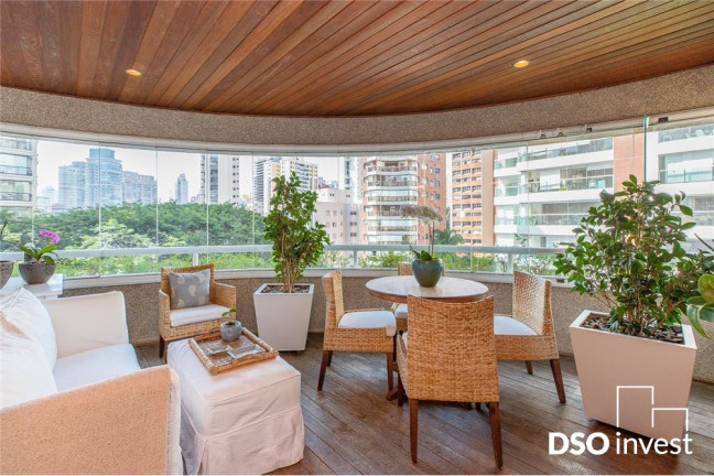 Apartamento com 3 Quartos à Venda,  em Vila Uberabinha - São Paulo