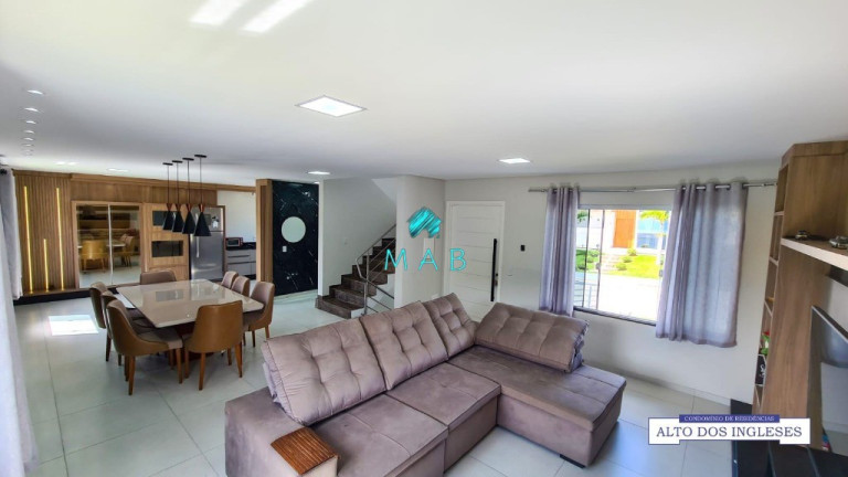 Imagem Casa com 3 Quartos à Venda, 285 m² em Ingleses Do Rio Vermelho - Florianópolis