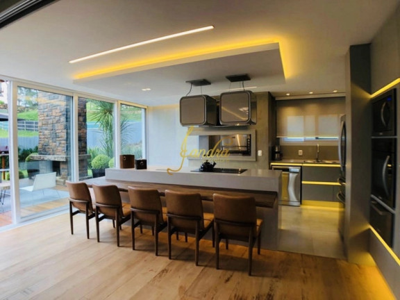 Imagem Casa de Condomínio com 5 Quartos à Venda, 567 m² em Aspen - Gramado