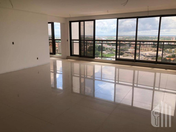 Imagem Apartamento com 4 Quartos à Venda, 225 m² em Jóquei - Teresina