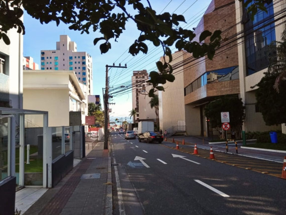 Imagem Apartamento com 2 Quartos à Venda, 60 m² em Centro - Florianópolis