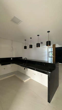 Imagem Casa com 3 Quartos à Venda, 245 m² em Cidade Universitária - Petrolina