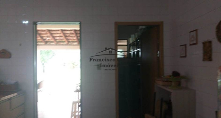 Imagem Sobrado com 5 Quartos à Venda, 460 m² em Vila Paraíba - Guaratinguetá