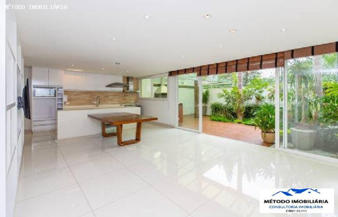 Casa com 5 Quartos à Venda, 275 m² em Alto Da Boa Vista - São Paulo