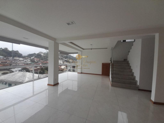 Imagem Casa com 3 Quartos à Venda, 242 m² em Tijuca - Teresópolis