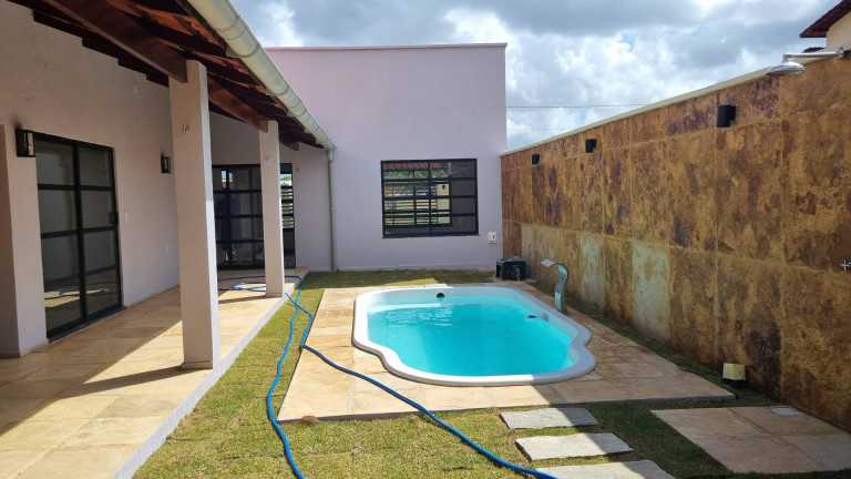 Imagem Casa com 3 Quartos à Venda, 182 m² em Camará - Aquiraz