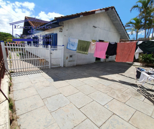Imagem Casa com 4 Quartos à Venda,  em Cavalhada - Porto Alegre