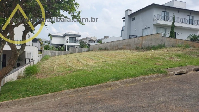 Imagem Terreno à Venda, 600 m² em Condomínio Figueira Garden - Atibaia