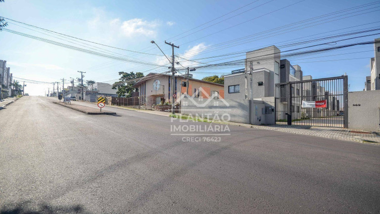 Foto do imóvel: Sobrado com 3 Quartos à Venda, 105 m² em Uberaba - Curitiba