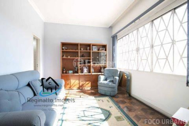 Imagem Casa com 4 Quartos à Venda, 300 m² em Medianeira - Porto Alegre