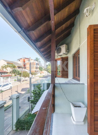 Imagem Casa com 3 Quartos à Venda, 182 m² em Vila Ipiranga - Porto Alegre