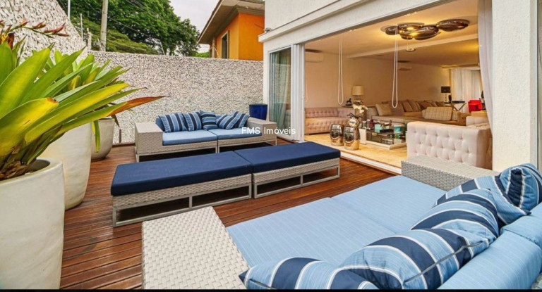 Imagem Casa com 3 Quartos à Venda, 520 m² em Pacaembu - São Paulo