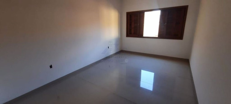 Imagem Casa com 4 Quartos à Venda, 483 m² em Centro - Guararapes