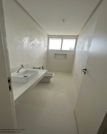 Imagem Casa com 4 Quartos à Venda, 475 m² em Busca Vida (abrantes) - Camaçari