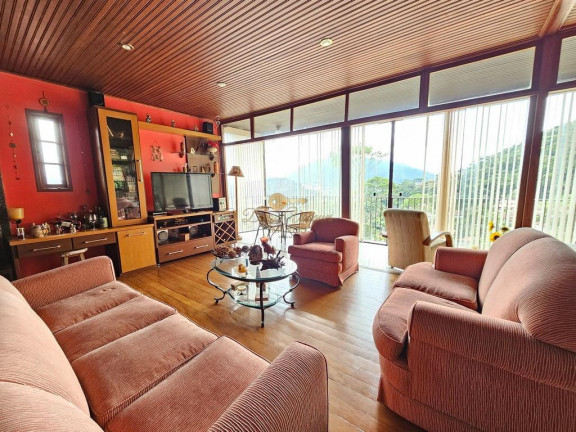 Imagem Casa com 4 Quartos à Venda, 500 m² em Iucas - Teresópolis