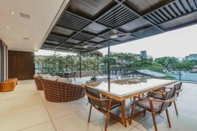 Casa com 6 Quartos à Venda, 1.300 m² em Jardim Europa - São Paulo