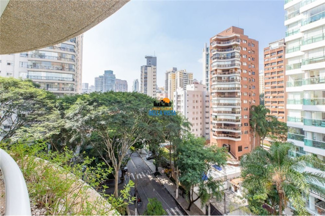 Apartamento com 3 Quartos à Venda,  em Vila Uberabinha - São Paulo