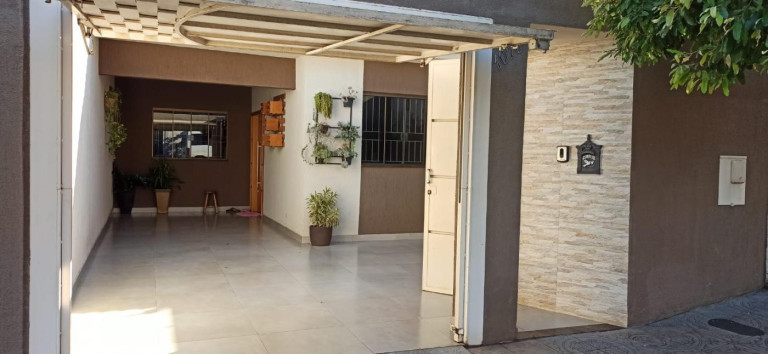 Imagem Casa com 3 Quartos à Venda, 122 m² em Jardim Diamante - Maringá