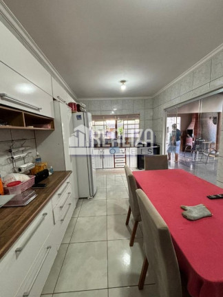 Imagem Casa com 3 Quartos à Venda, 465 m² em Fabrício - Uberaba
