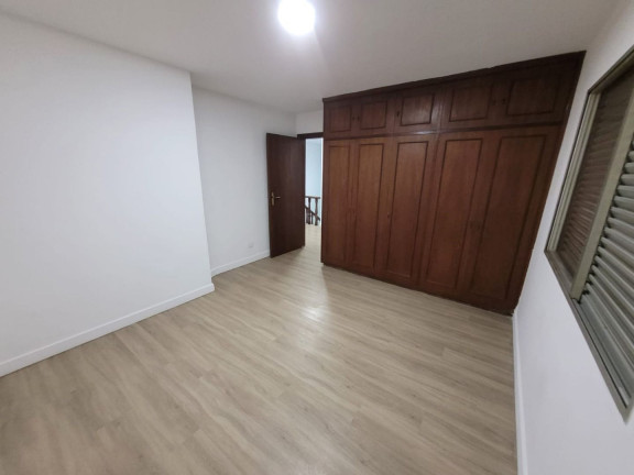 Imagem Sobrado com 4 Quartos para Alugar, 330 m² em Moema - São Paulo