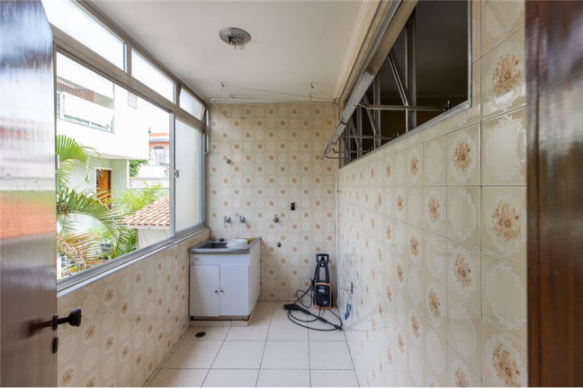 Casa com 4 Quartos à Venda,  em Vila Ipojuca - São Paulo
