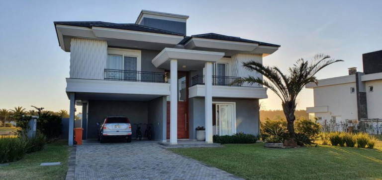 Imagem Casa com 4 Quartos à Venda, 300 m² em Village - Capao Da Canoa