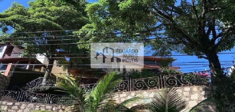 Foto do imóvel: Casa com 5 Quartos à Venda, 600 m² em Santa Lúcia - Belo Horizonte