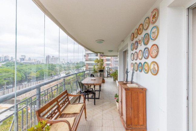 Imagem Apartamento com 3 Quartos à Venda, 257 m² em Moema - São Paulo