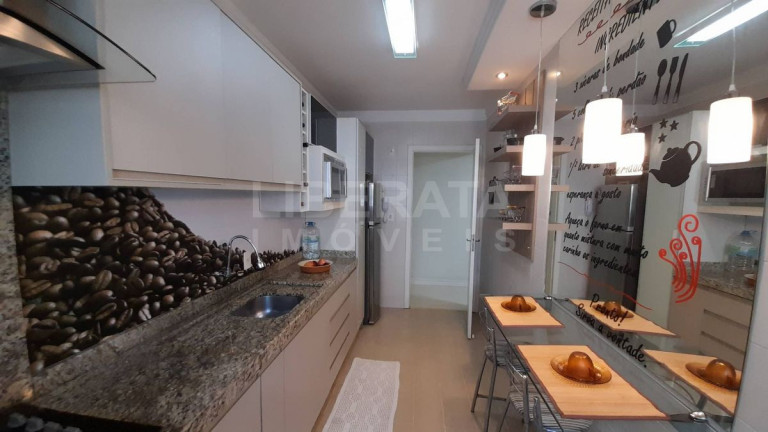 Imagem Apartamento com 2 Quartos à Venda, 61 m² em Centro - Itajaí