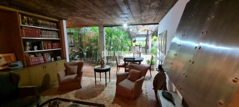 Casa com 4 Quartos à Venda, 875 m² em Jardim Guedala - São Paulo