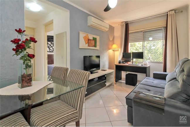 Imagem Apartamento com 2 Quartos à Venda, 52 m² em Vila Nova - Porto Alegre