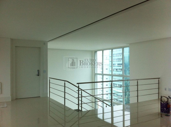 Imagem Cobertura com 3 Quartos à Venda, 330 m² em Centro - Balneário Camboriú