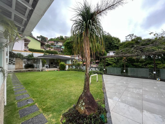 Imagem Casa com 5 Quartos à Venda, 300 m² em Vila Muqui - Teresópolis
