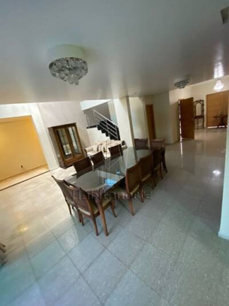 Imagem Casa com 5 Quartos para Alugar, 800 m² em Manaus