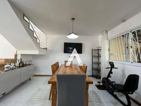 Imagem Casa com 4 Quartos à Venda, 146 m² em Carlos Guinle - Teresópolis