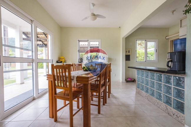 Imagem Casa com 4 Quartos à Venda, 400 m² em Cachoeira Do Bom Jesus - Florianópolis