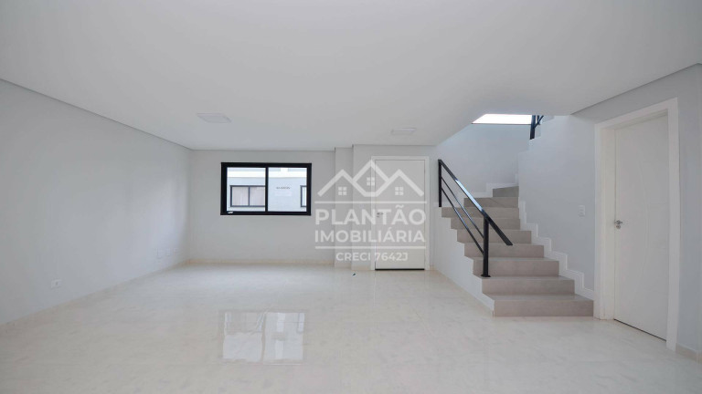 Foto do imóvel: Sobrado com 3 Quartos à Venda, 105 m² em Uberaba - Curitiba