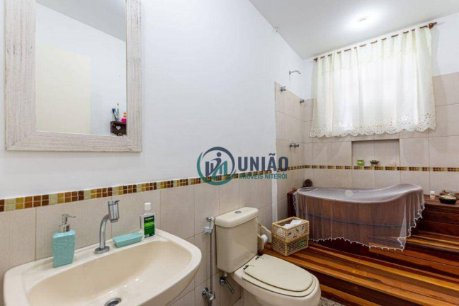 Imagem Casa com 5 Quartos à Venda, 400 m² em Itaipu - Niterói