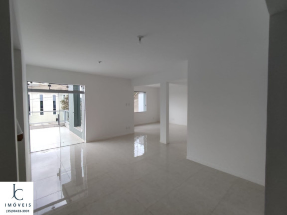 Imagem Casa com 3 Quartos à Venda, 378 m² em Vale Dos Pinheiros - São Lourenço