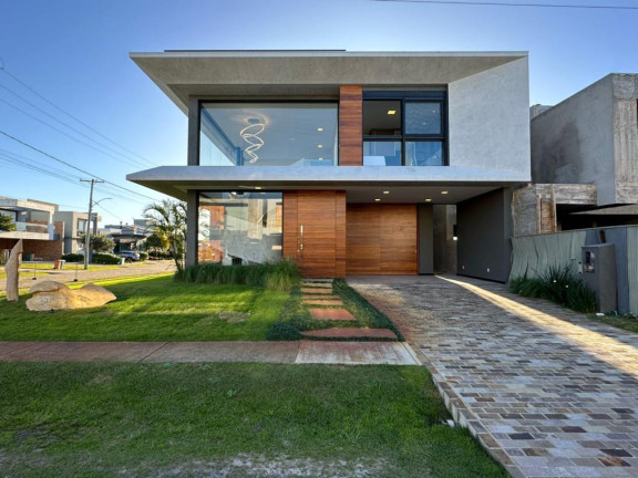 Imagem Casa com 5 Quartos à Venda, 330 m² em -- - Capao Da Canoa