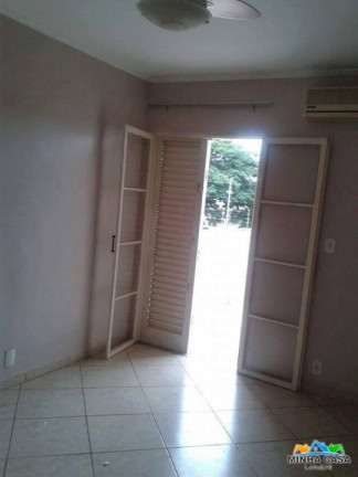 Imagem Sobrado com 5 Quartos à Venda, 200 m² em Vila Claudia - Limeira